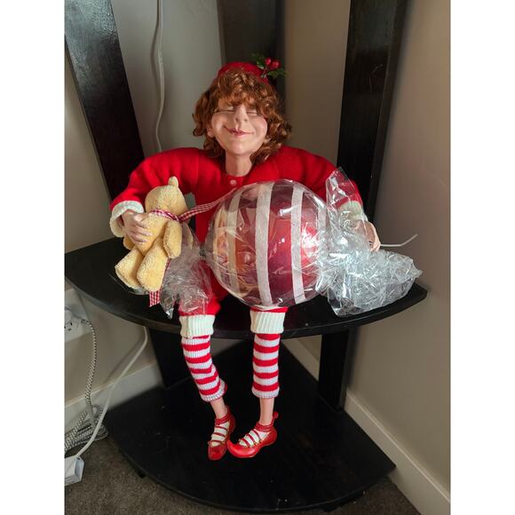 Vintage Rare Christmas Sitting Porcelain Shelf Elf with Bear & Candy Collectible - Picture 12 of 14